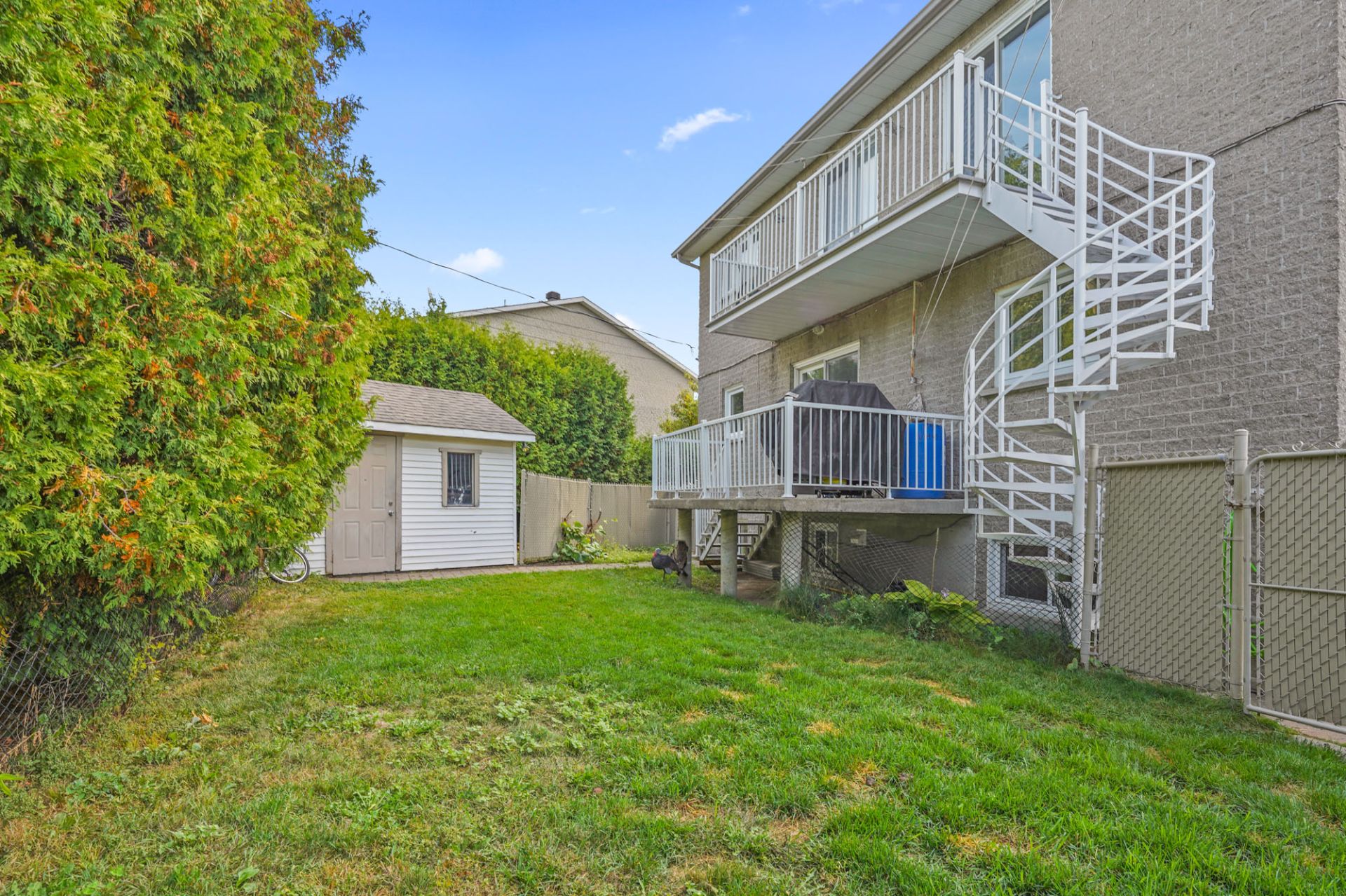 Cour — 4313–4319 Hauteville, Terrebonne